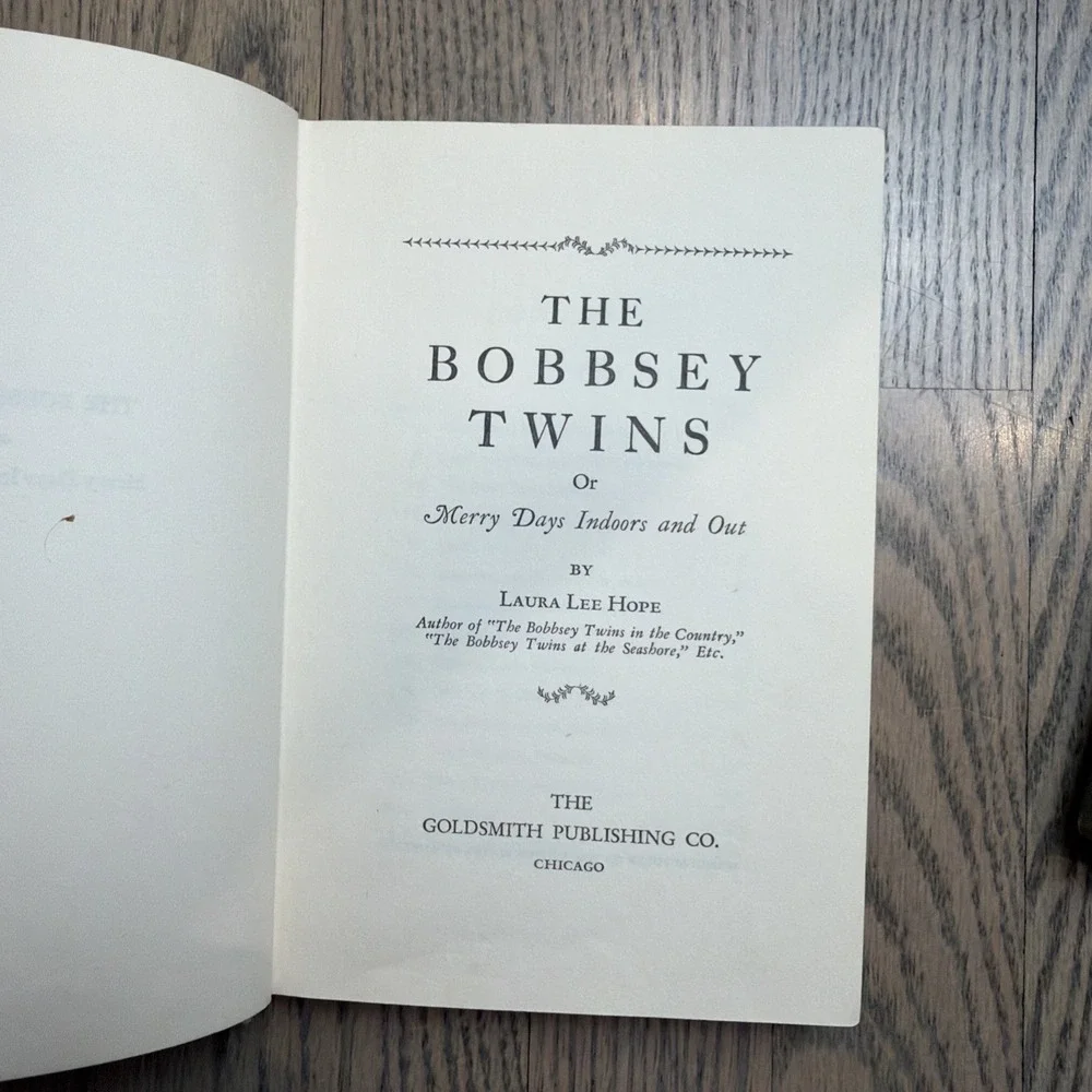 Lot of 2 Laura Lee‎ Hope THE BOBBSEY TWINS & At the Seashore Goldsmith